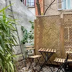 Tiny House Au Fond Du Jardin En Plein Centre Ville